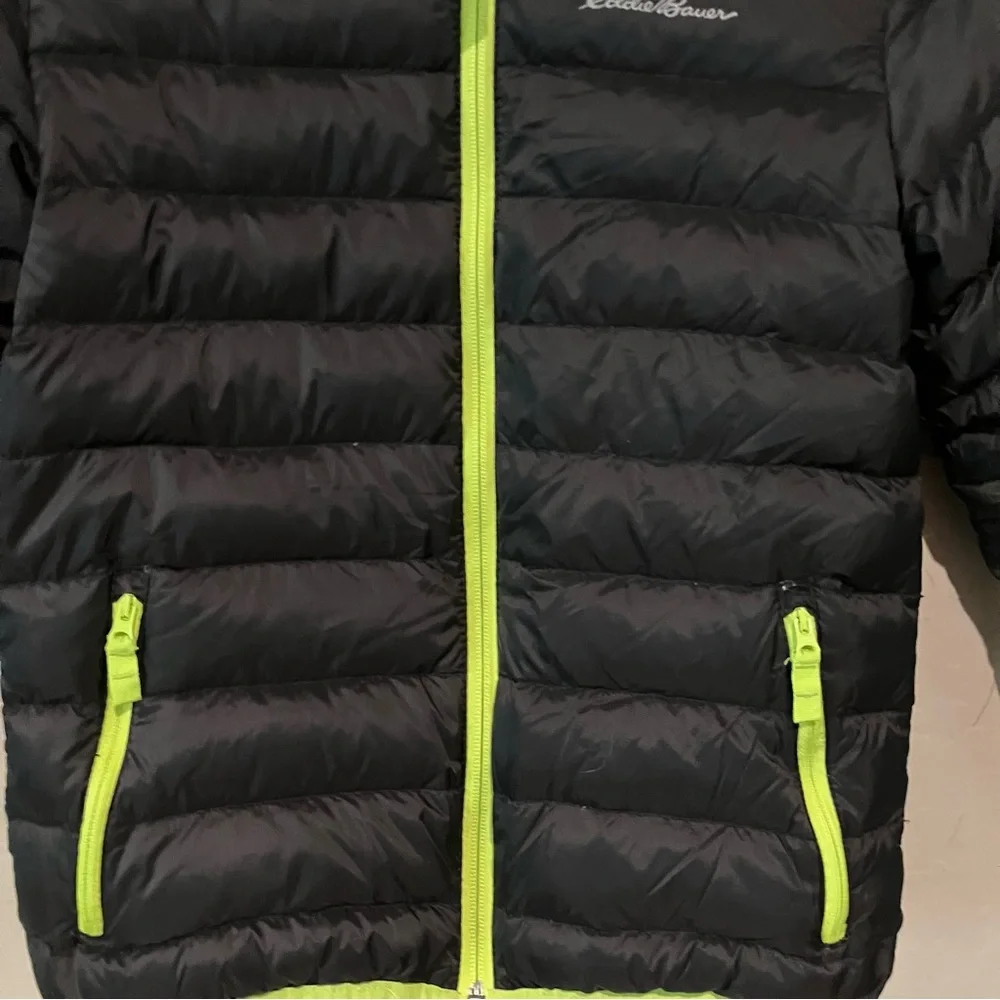 EDDIE BAUER Boy's Black Green Reversible Down Hooded Puffer Coat Size Small 7/8 - Picture 4 of 15